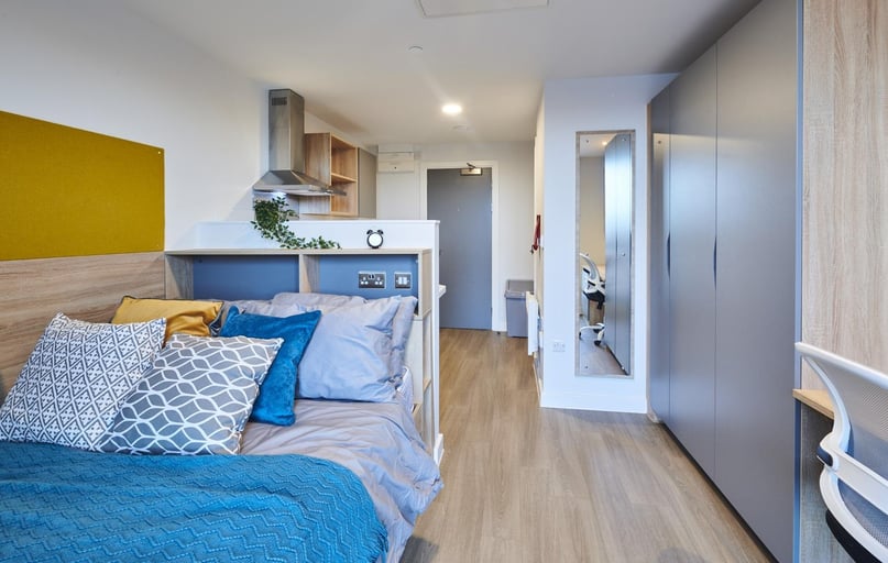 Mansfield Road, Sherwood, Nottingham - Image 1